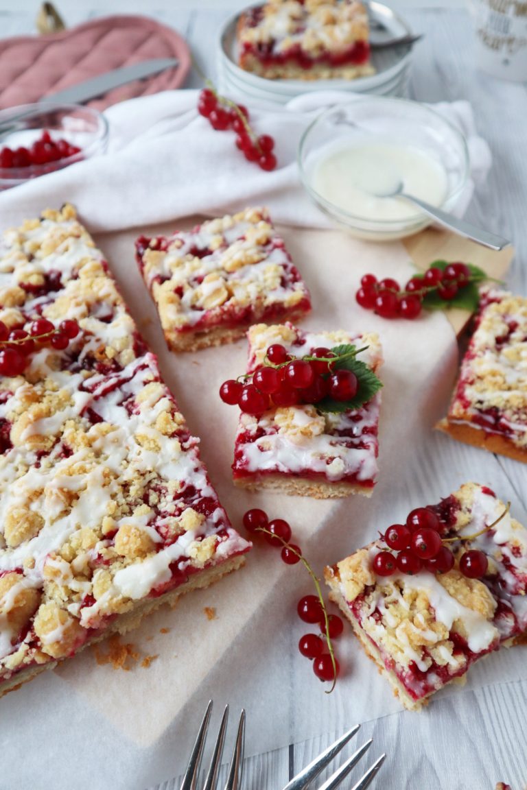 Johannisbeerkuchen mit Streuseln vom Blech - Streuselkuchen